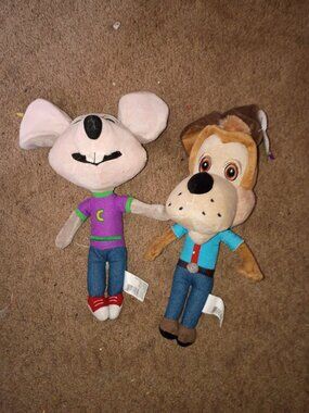 Chuck E Cheese Jasper T Jowls Plush Dog Stuffed Animal Toy Collectibles